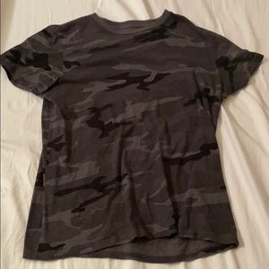 Black Camo American Eagle tee